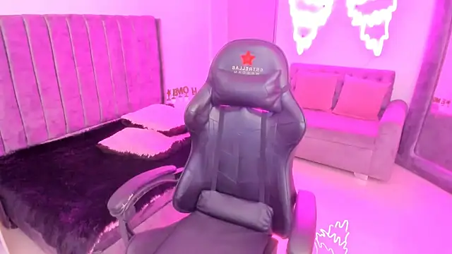 Snapshot of xiomara__cortes chatting on October 14, 2025, 7:14 pm xiomara cortes online show from October 14, 2025, 7:14 pm