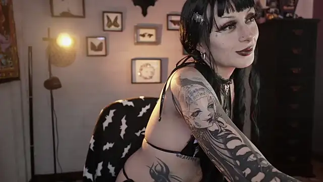 insania 9999  online show from April 14, 2026, 6:24 pm