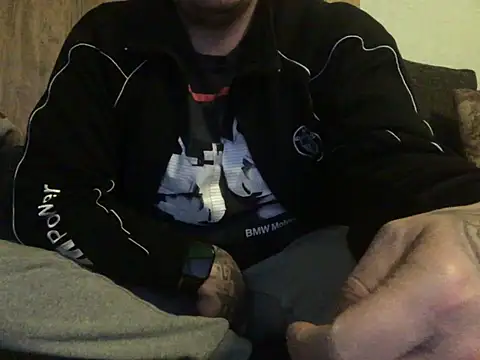 Snapshot of steveindahouse chatting on March 19, 2025, 4:57 am steveindahouse online show from March 19, 2025, 4:57 am
