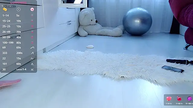 WhiteBunny online show from December 5, 2024, 8:05 am