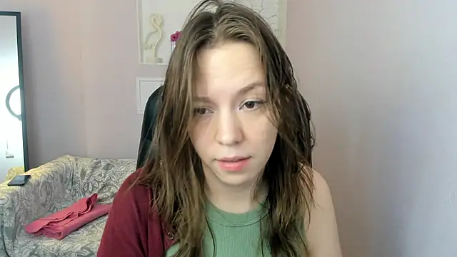 Snapshot of Persephoni chatting on June 9, 2026, 8:21 pm Persephoni online show from June 9, 2026, 8:21 pm