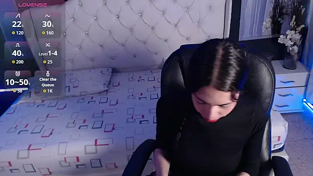 LiaVillalobos online show from October 1, 2025, 1:04 pm