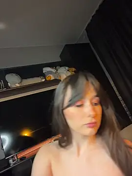 itssophiie online show from April 1, 2026, 6:49 pm