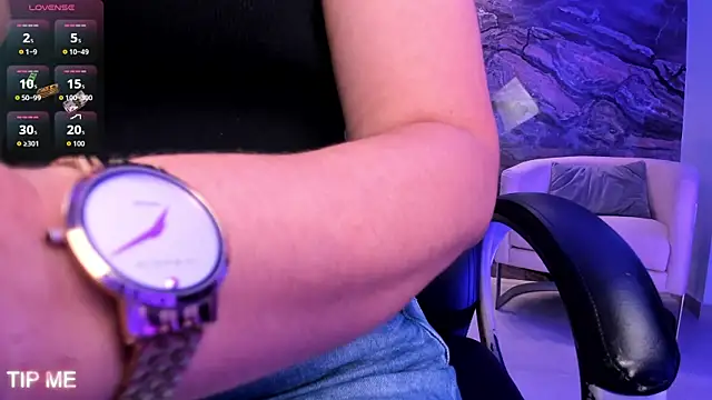 SophieBarnett online show from April 13, 2026, 12:58 am