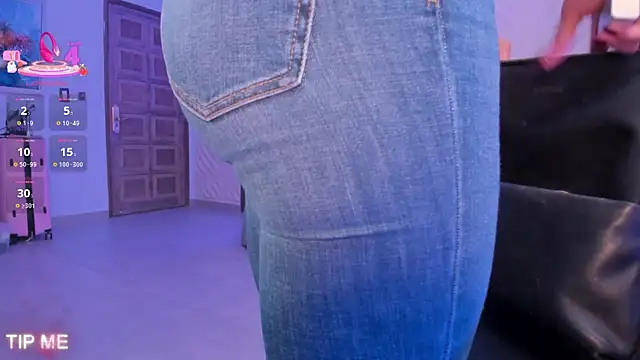 Snapshot of SophieBarnett chatting on October 2, 2025, 12:25 am SophieBarnett online show from October 2, 2025, 12:25 am