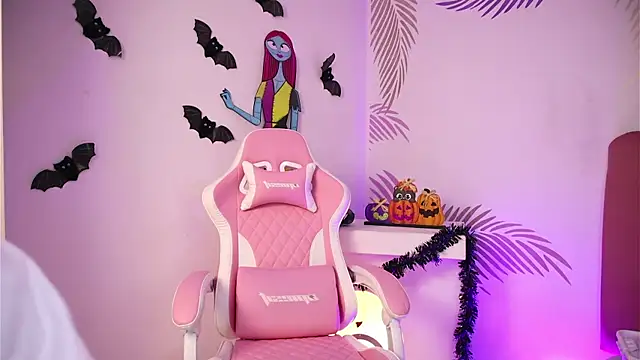 Snapshot of dianebleu chatting on October 28, 2025, 4:13 am dianebleu online show from October 28, 2025, 4:13 am