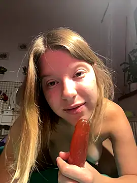 kimczii online show from September 23, 2025, 6:31 am