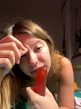 kimczii online show from October 2, 2025, 6:28 am