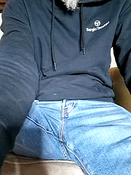 eddouxxx78 online show from November 7, 2025, 6:23 pm