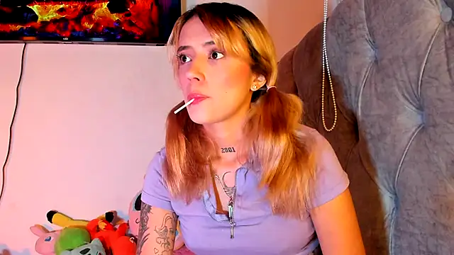 Snapshot of Sabrina_Cole chatting on October 29, 2025, 3:38 am Sabrina Cole online show from October 29, 2025, 3:38 am