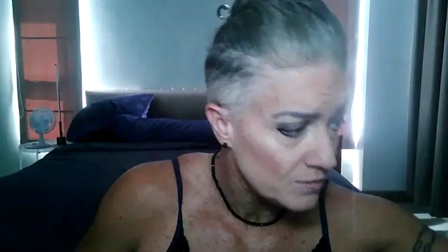 Devon2020 online show from December 4, 2025, 7:40 am