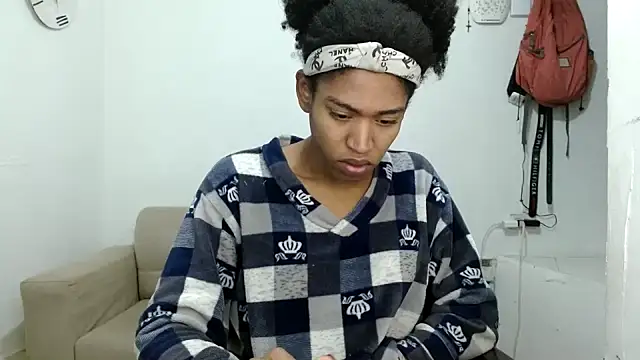 angelamarie1 online show from November 17, 2025, 11:42 pm