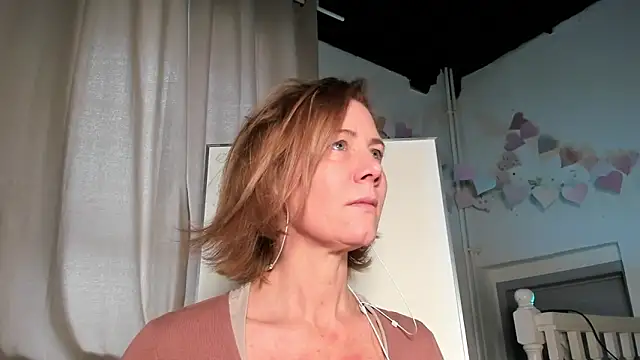 Lola Belgium online show from February 15, 2025, 2:44 pm