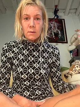 Snapshot of Lola_Belgium chatting on October 1, 2025, 6:40 am Lola Belgium online show from October 1, 2025, 6:40 am