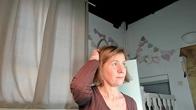 Lola Belgium online show from March 2, 2025, 4:25 pm