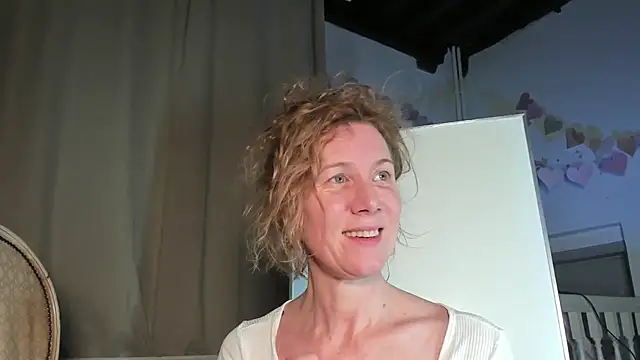 Lola Belgium online show from March 19, 2025, 5:50 pm