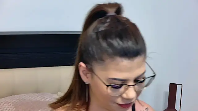 Sierra Halle online show from February 17, 2025, 12:22 am