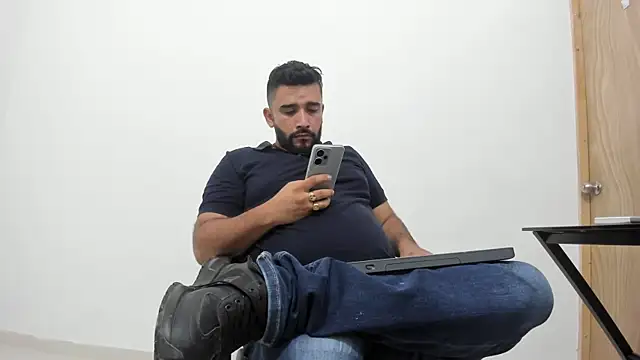 Snapshot of isearchcompany chatting on October 24, 2025, 1:04 am isearchcompany online show from October 24, 2025, 1:04 am