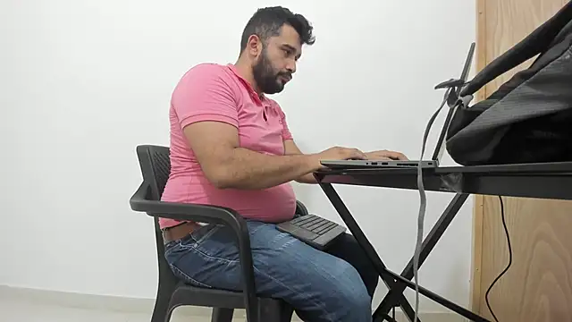 Snapshot of isearchcompany chatting on September 26, 2025, 10:27 pm isearchcompany online show from September 26, 2025, 10:27 pm