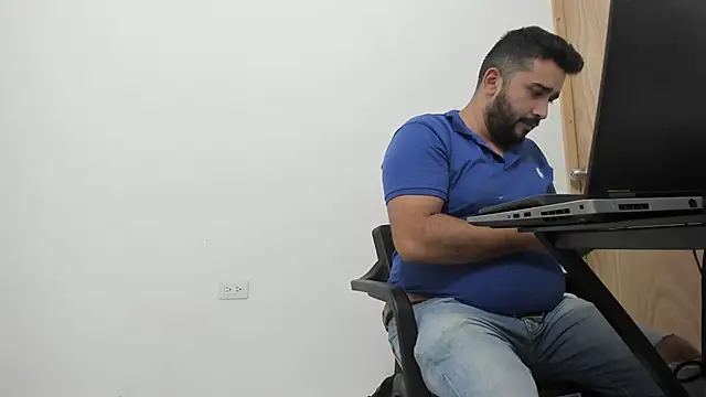 Snapshot of isearchcompany chatting on September 18, 2025, 11:19 pm isearchcompany online show from September 18, 2025, 11:19 pm