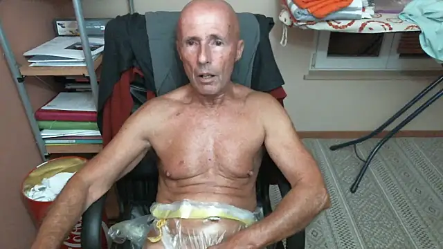 olibrius71 online show from October 19, 2025, 9:39 pm