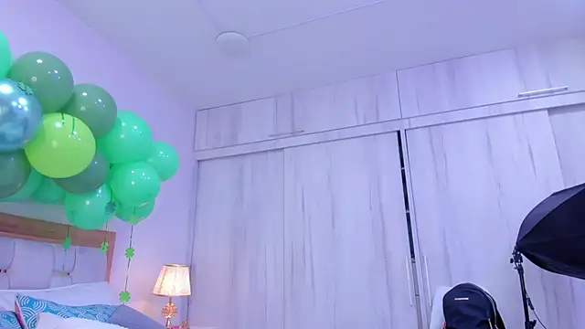 paola rodriguez online show from March 17, 2025, 7:26 pm