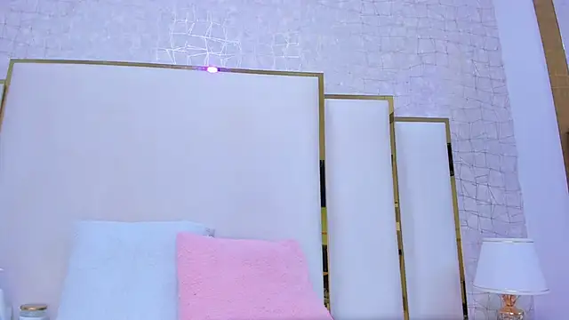 paola rodriguez online show from September 22, 2025, 11:38 am