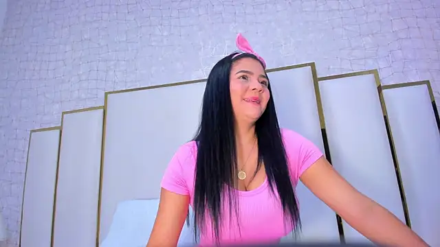 paola rodriguez online show from September 11, 2025, 11:43 am