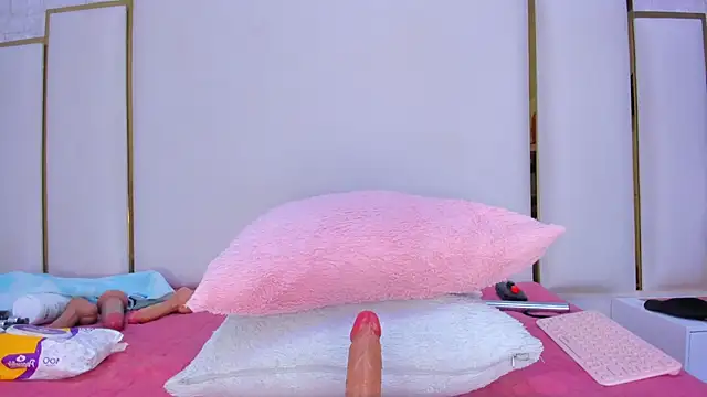 paola rodriguez online show from September 29, 2025, 11:49 am