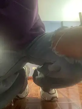 LauraAristizabal online show from April 17, 2026, 12:41 pm