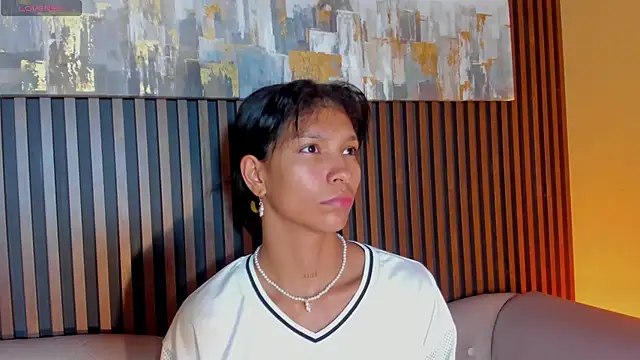 LauraAristizabal online show from February 12, 2026, 10:59 am