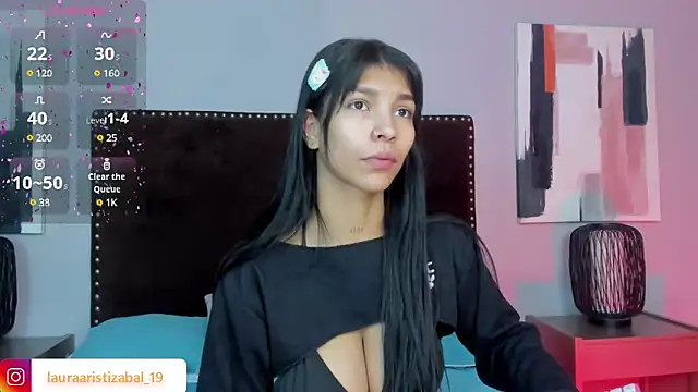 LauraAristizabal online show from March 4, 2025, 1:17 pm