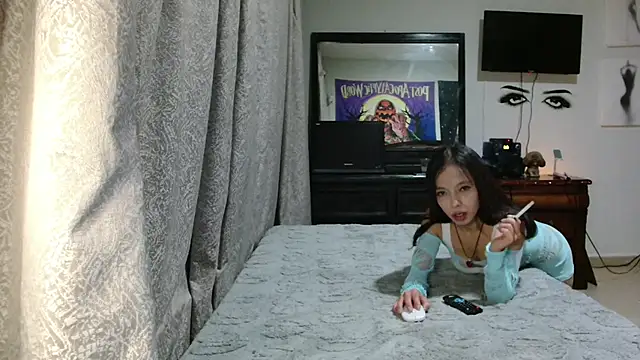 Snapshot of MINI_Petite chatting on October 11, 2025, 4:35 am MINI Petite online show from October 11, 2025, 4:35 am