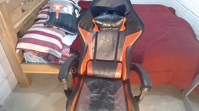 Snapshot of sexyjustin202 chatting on October 10, 2025, 2:12 am sexyjustin202 online show from October 10, 2025, 2:12 am