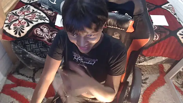 Snapshot of sexyjustin202 chatting on October 4, 2025, 3:08 am sexyjustin202 online show from October 4, 2025, 3:08 am