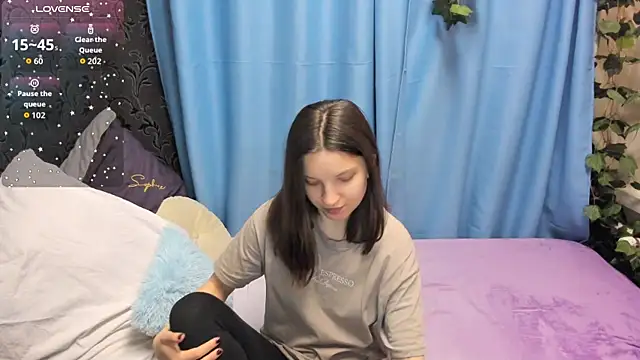 Snapshot of MelaniGrand chatting on November 1, 2025, 9:36 am MelaniGrand online show from November 1, 2025, 9:36 am