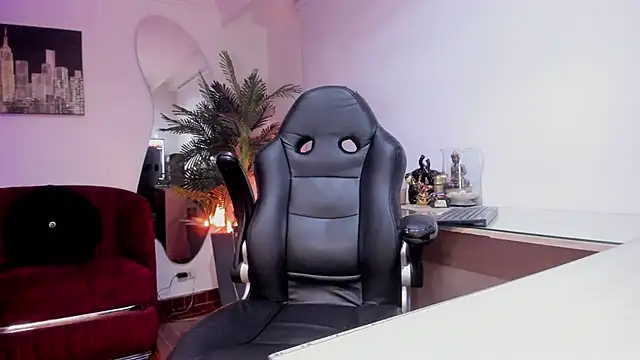 Snapshot of Meghan320 chatting on February 10, 2026, 11:42 am Meghan320 online show from February 10, 2026, 11:42 am