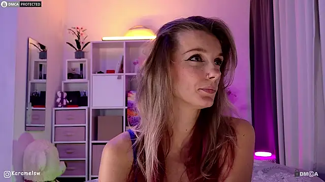 Karamelsw  online show from October 4, 2025, 8:32 pm