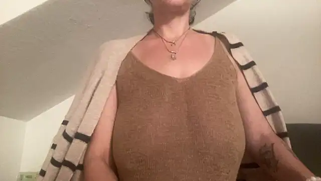 Snapshot of Sexy-Mel chatting on February 23, 2026, 6:08 pm Sexy-Mel online show from February 23, 2026, 6:08 pm