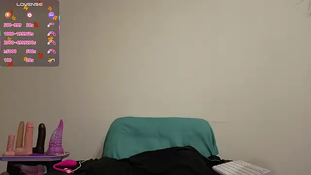 MaryHillx online show from October 5, 2025, 8:38 am