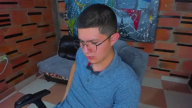 Snapshot of patrik_027 chatting on March 8, 2025, 12:00 am patrik 027 online show from March 8, 2025, 12:00 am