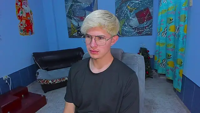 patrik 027 online show from December 19, 2025, 8:55 pm