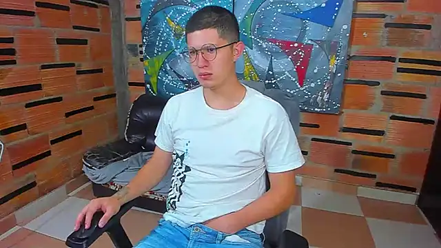 Snapshot of patrik_027 chatting on March 4, 2025, 12:33 pm patrik 027 online show from March 4, 2025, 12:33 pm