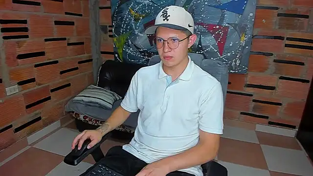 Snapshot of patrik_027 chatting on February 11, 2025, 6:22 pm patrik 027 online show from February 11, 2025, 6:22 pm