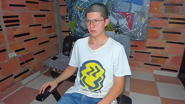 Snapshot of patrik_027 chatting on February 17, 2025, 9:32 pm patrik 027 online show from February 17, 2025, 9:32 pm