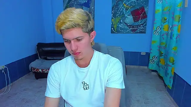 Snapshot of patrik_027 chatting on September 19, 2025, 6:06 am patrik 027 online show from September 19, 2025, 6:06 am