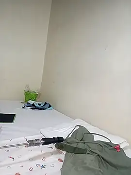 Snapshot of Ranny18l chatting on October 31, 2025, 10:56 am Ranny18l online show from October 31, 2025, 10:56 am