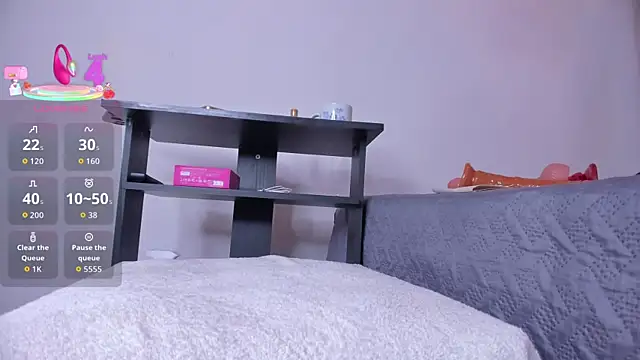 Snapshot of candy_sweet_ chatting on October 31, 2025, 12:24 pm candy sweet  online show from October 31, 2025, 12:24 pm