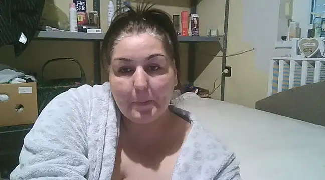 Snapshot of Mileva88 chatting on January 6, 2025, 2:03 pm Mileva88 online show from January 6, 2025, 2:03 pm