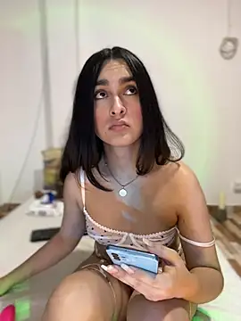 MiahWindsor online show from October 22, 2025, 2:55 am